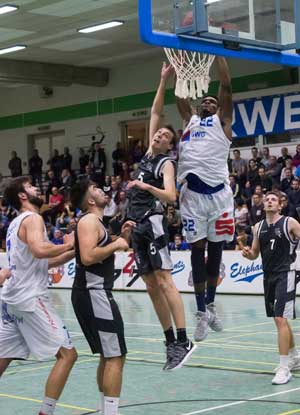 Malcolm Dunking Bonn WEB